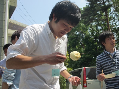 玉ねぎはこうやって焼くのが一番美味いと主張する長谷川