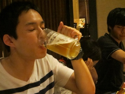 知嶺えももっと飲みなさい!