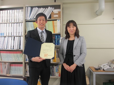 笹山さん、修士課程修了おめでとうございます！