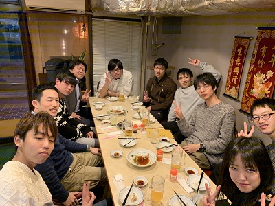 椅子レーン、こう見ると人数すごいなぁ